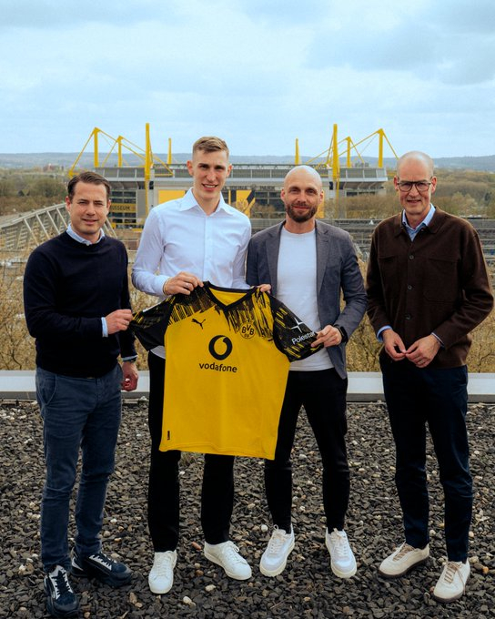 斯洛特 和 贝克 续约到2031年