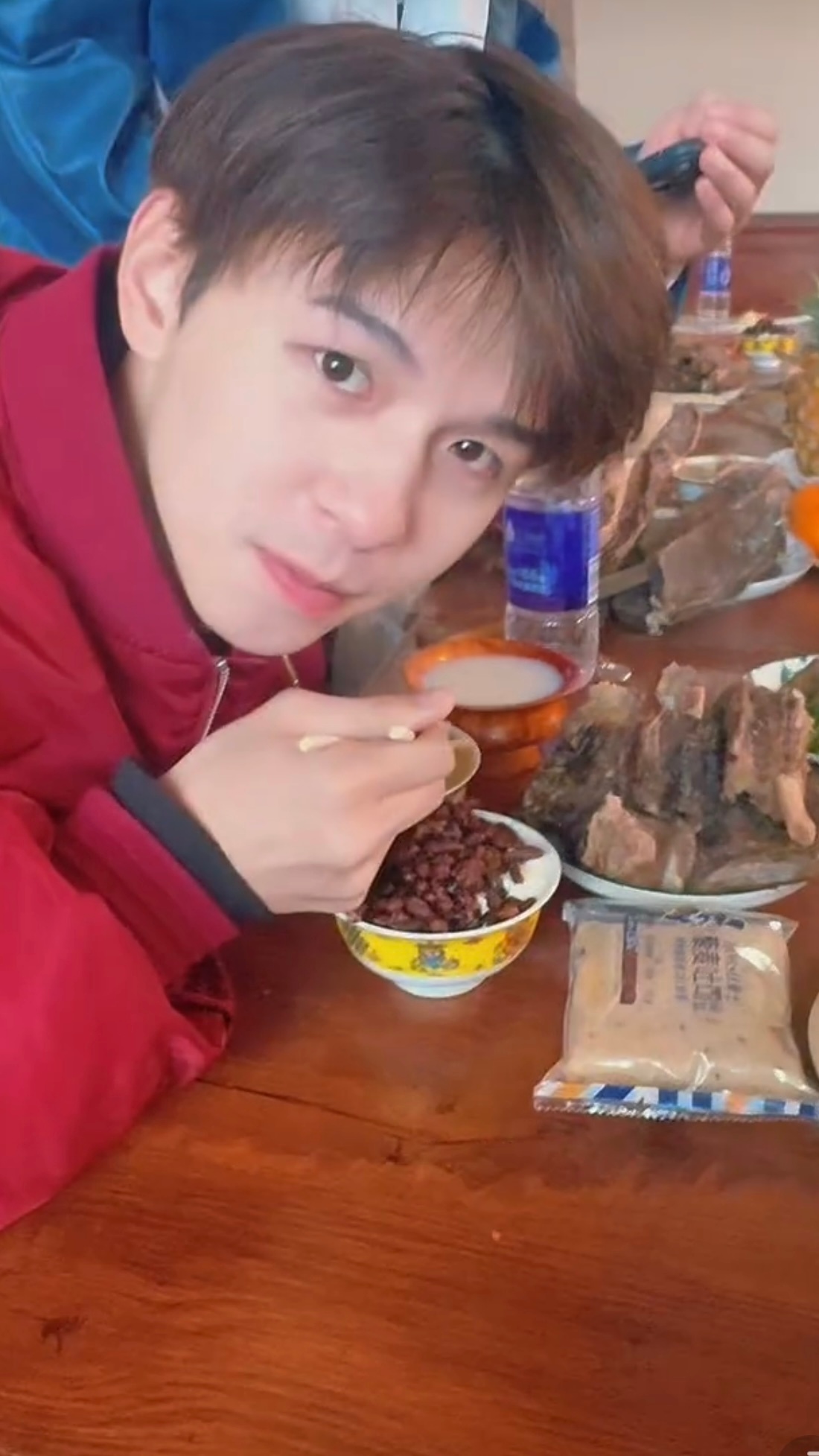 这是一份帅哥[哪吒使坏][哪吒使坏]cr一珩vlog ​​​