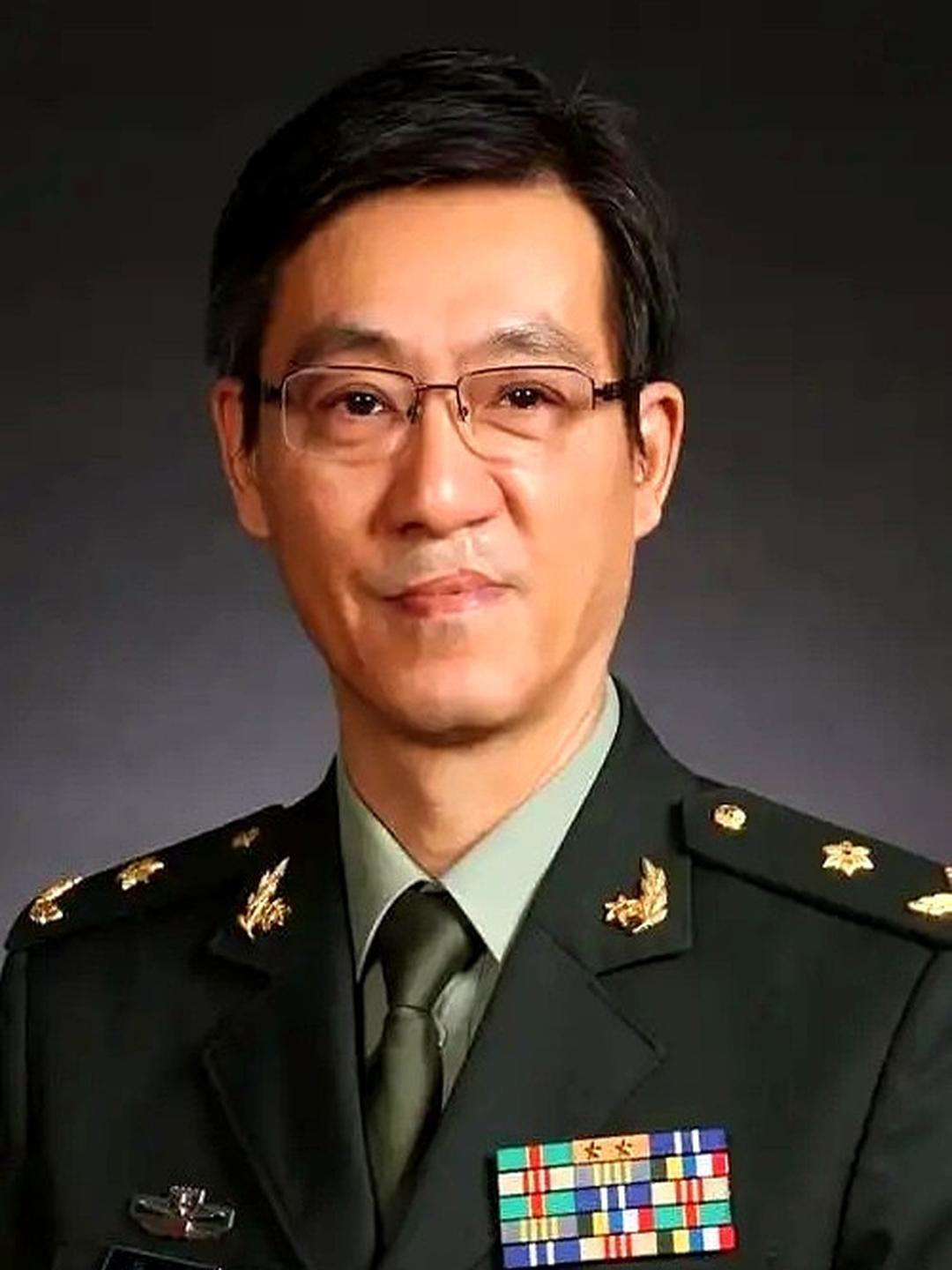 听他的歌长大，才懂什么叫：时代的声音！

谁的青春没被印青的歌刻进骨子里？《走进