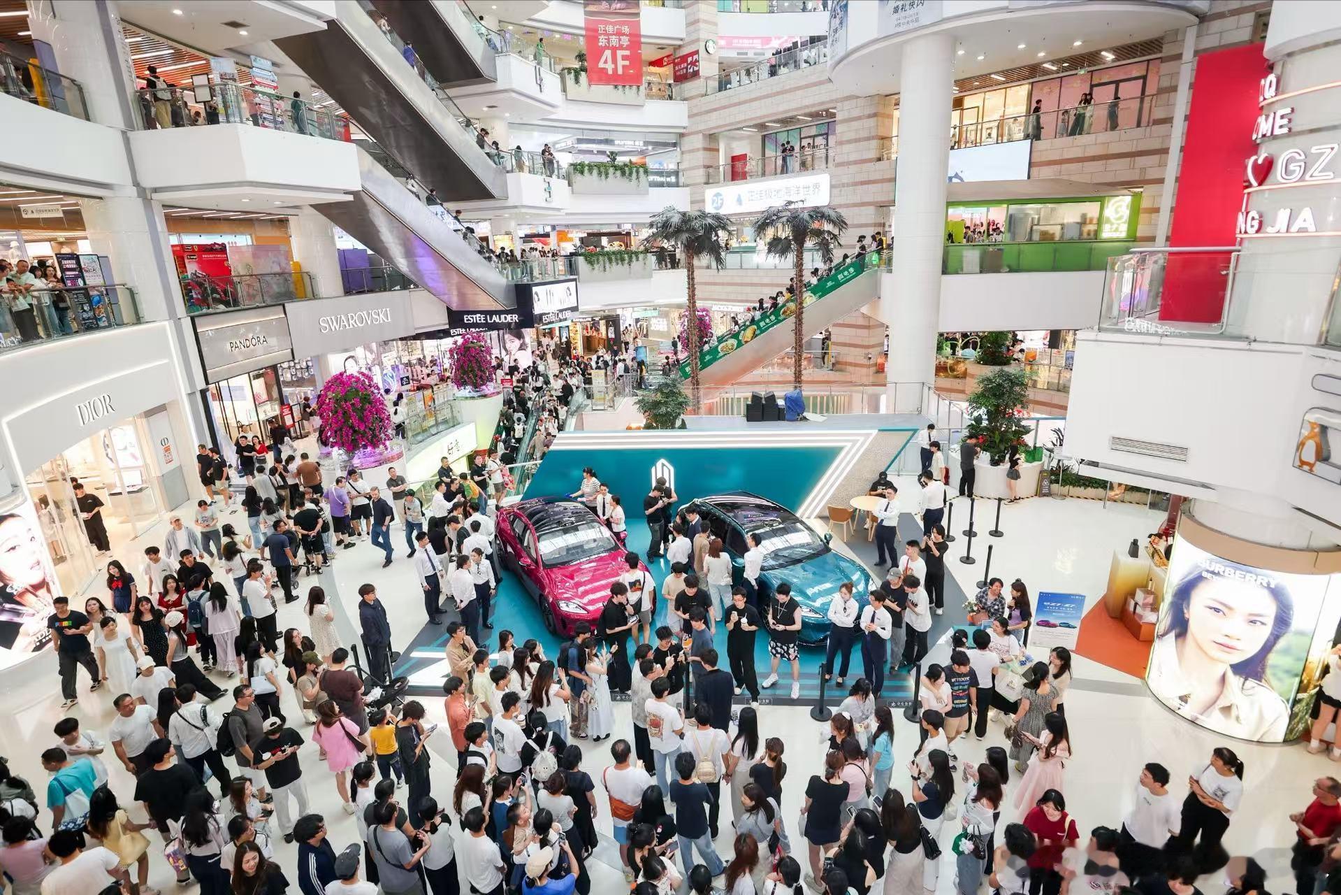 五一尚界门店客流爆棚 随着五一热销旺季来临，全国多地尚界门店人潮涌动、客流爆满，