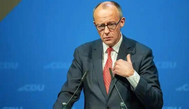 默茨执政一年支持率15%，美国两记重拳砸向德国
德国总理默茨执政刚满一年，支持率