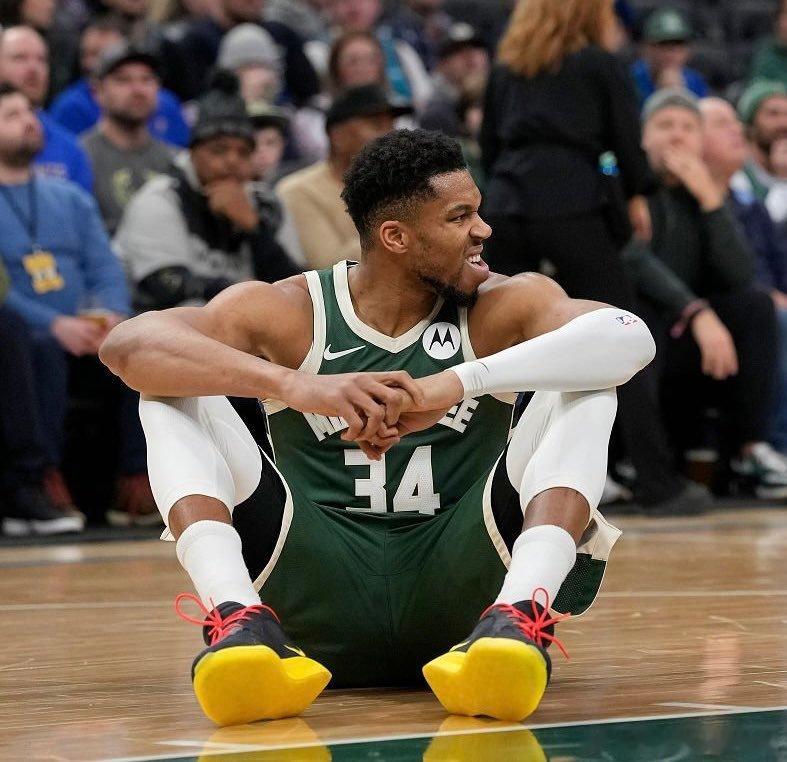 据马克·斯坦因报道，雄鹿队持续向各球队传达扬尼斯·阿德托昆博为非卖品的立场。“随