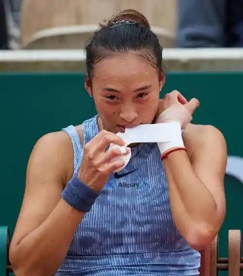 郑钦文：我拼尽全力，但是我真的累了……
这是郑钦文本次美网的第8场球，进入正赛以