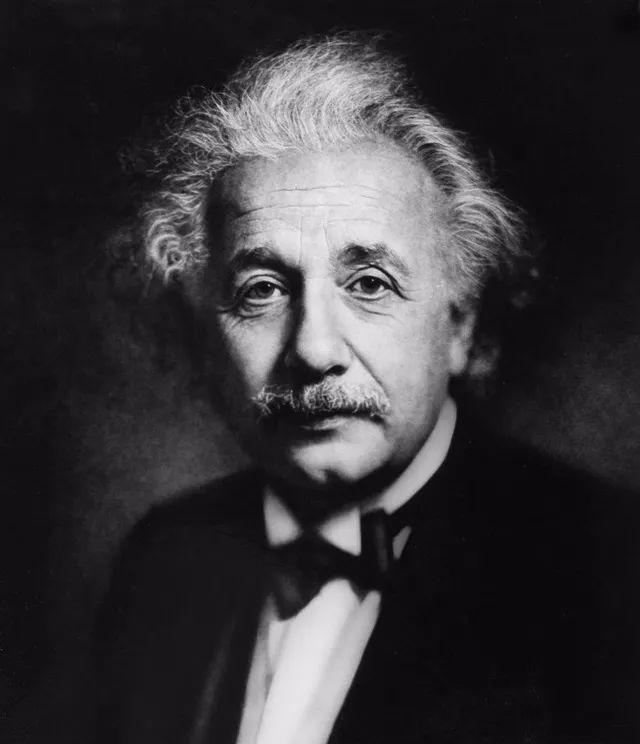 面对战争要祖国还是公正？1915年3月22日，著名科学家爱因斯坦为反战斗争，给法