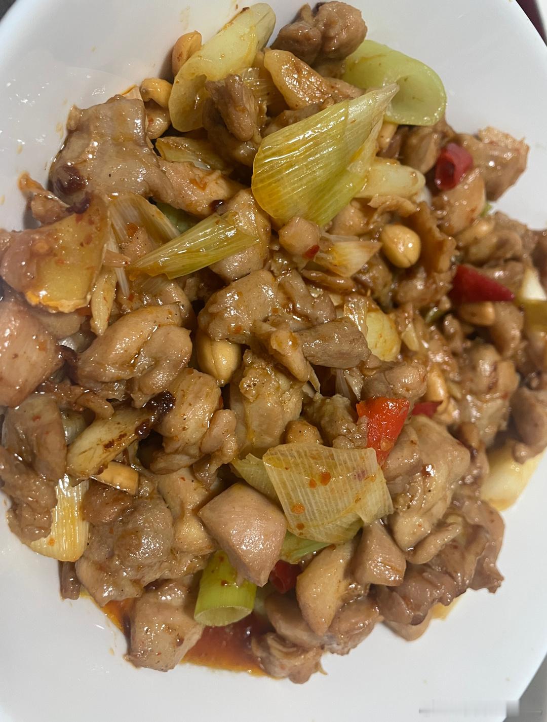 他不能吃辣，但是我喜欢，所以他多放了辣椒，自己吃的满头汗，心疼他“下次别做这么辣