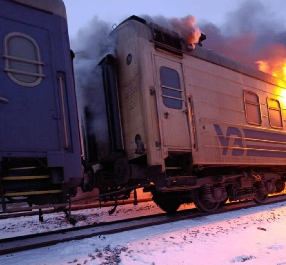 乌克兰乘坐291人的列车遭俄无人机袭击4人死亡。
乌克兰27日宣布，俄罗斯在东北