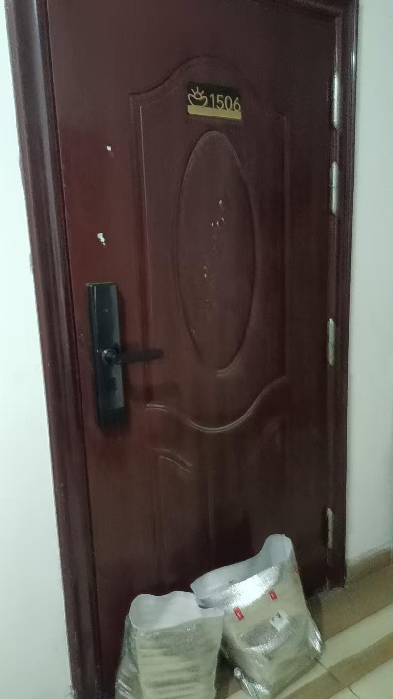 想写作的人，一定要出门，干各种工作，才会有体感，和提笔的冲动。
客户本来就是网络