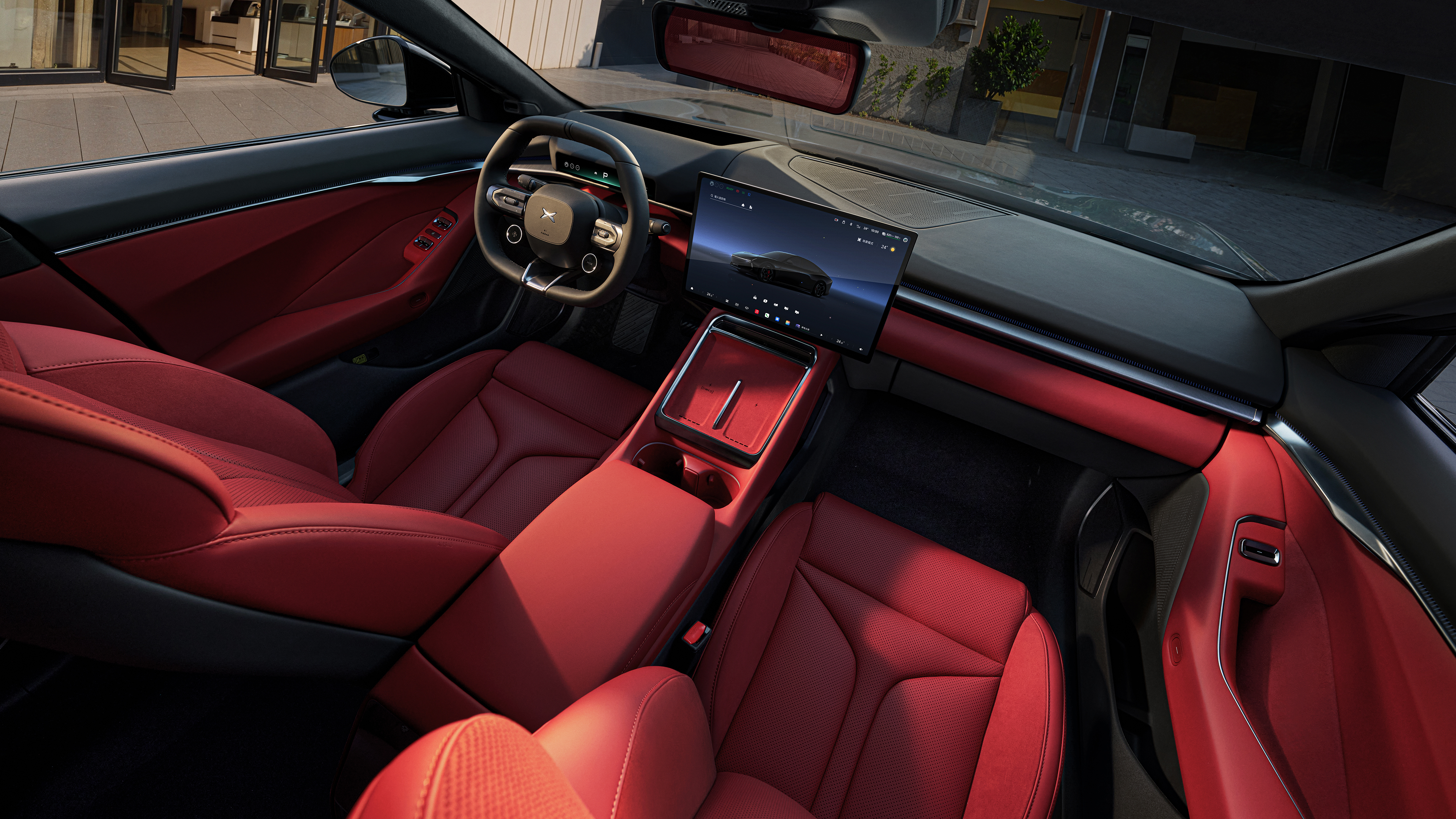 小鹏P7经典红回归 回想当年我买老P7的时候，还加了一万八选装了红内饰，今天全新