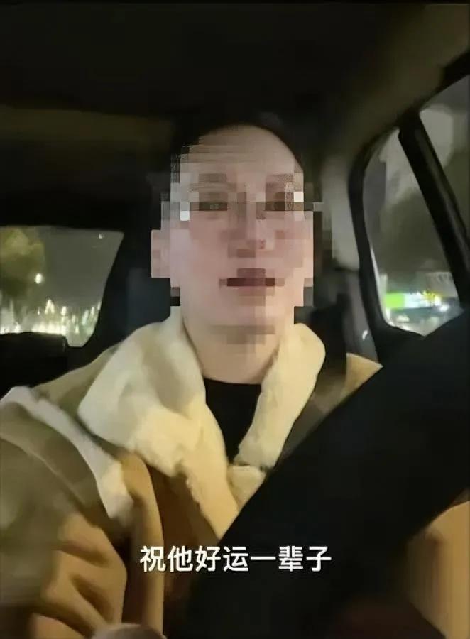 考公姐哭惨反被骂？

原因扎心了！

恋爱三年拒结婚，理由竟是“要考公”，分手四