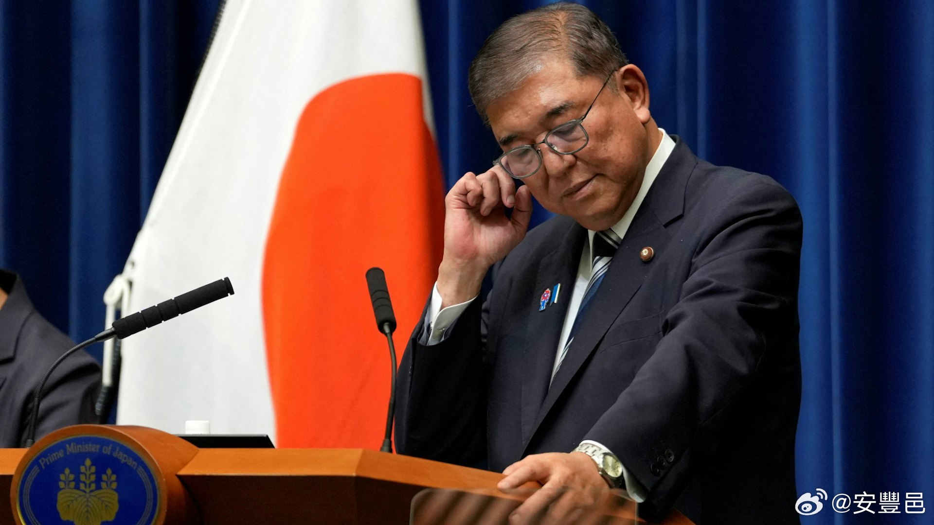 日本時間 9月7日傍晚，首相石破茂在官邸召開記者會，宣布辭去自民黨總裁職務。這一
