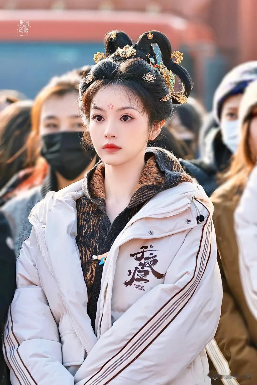 新年第一天上班，娱乐圈喜事不断！许凯田曦薇新剧《子夜归》正式开机。
2024年1