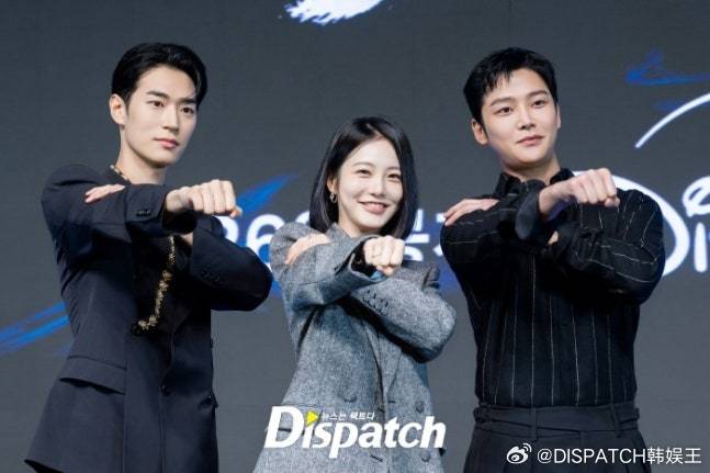 23日，Disney+新剧《浊流之争》举行制作发布会，主演金路云[超话]辛叡恩[