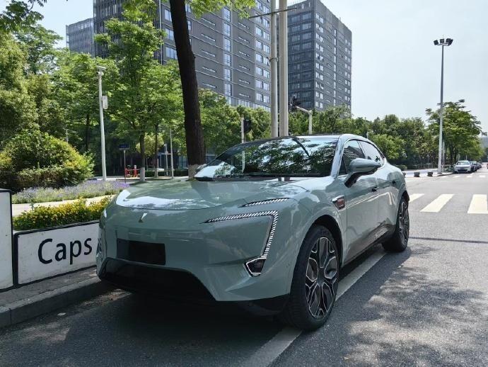 【CLTC续航达成率100%的电车】群里一位武汉阿维塔11车友，80%城市高架跑