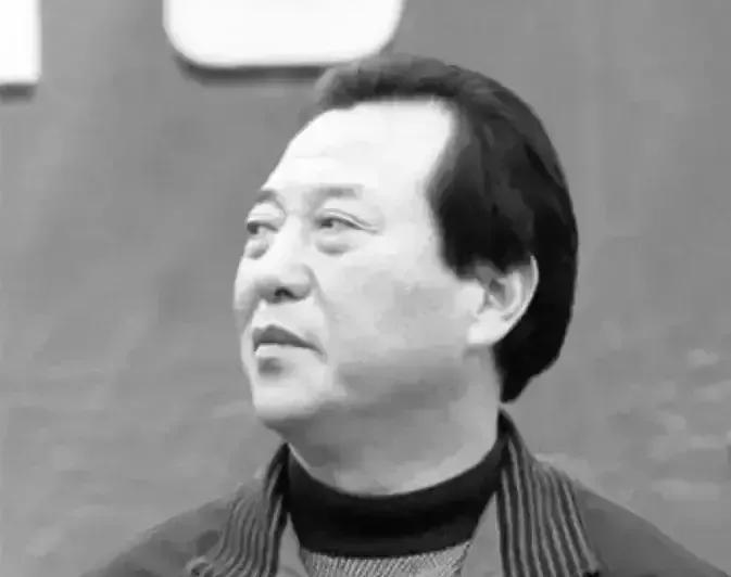 [微风]最近几年，“白卷英雄”张铁生似乎从公众视线中消失，很少有人知道，晚年的他