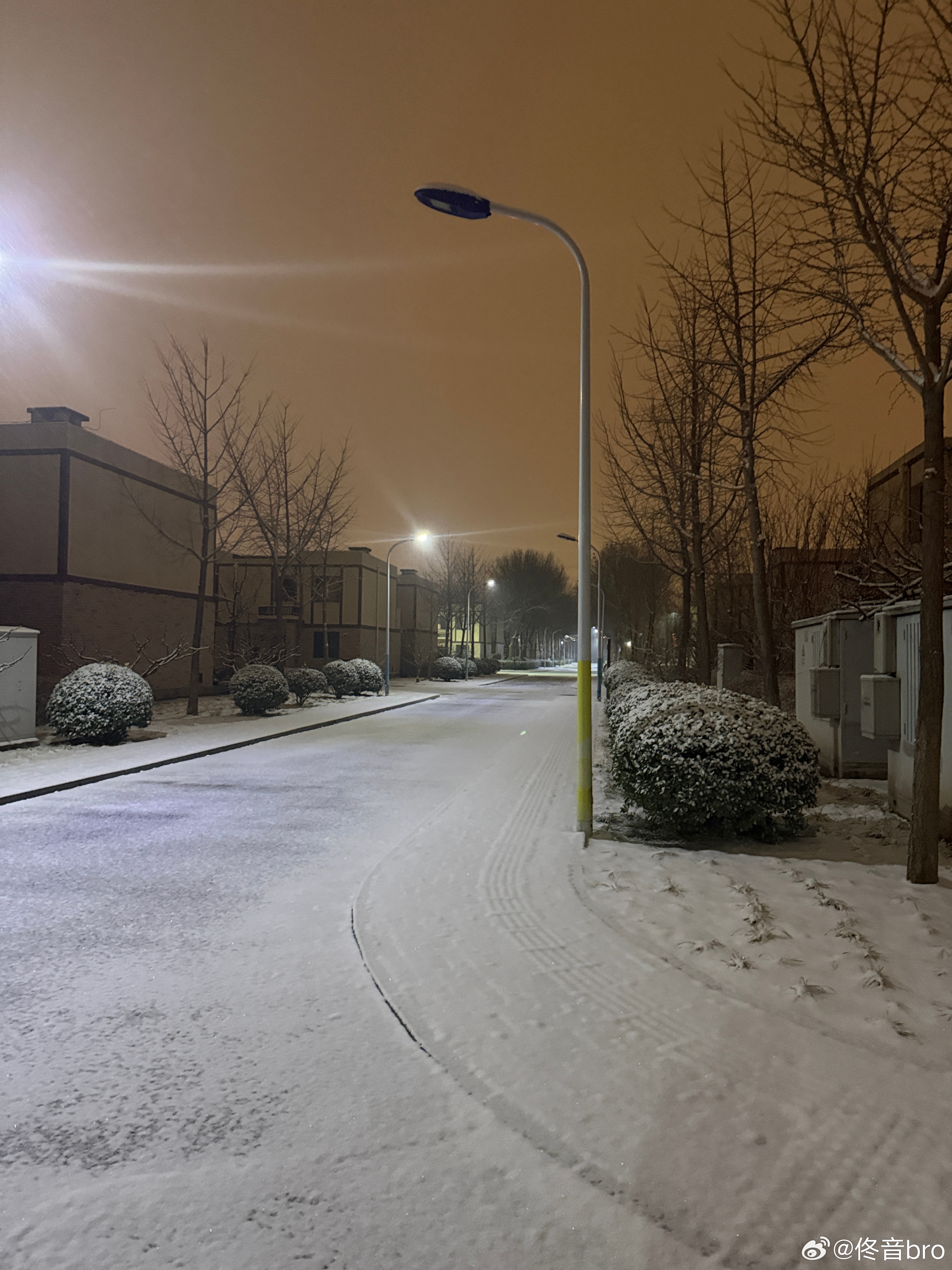 一开门给我吓一跳 