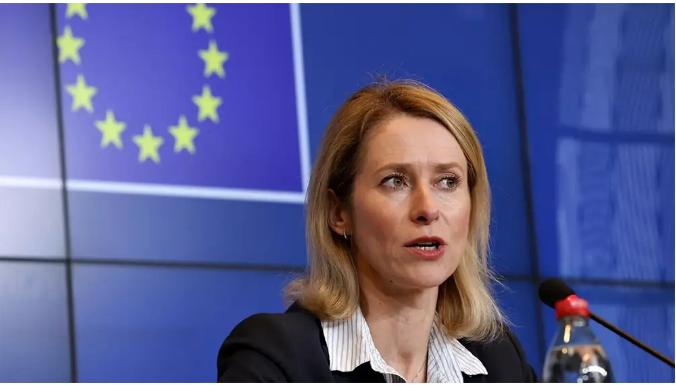 欧盟那帮人开会，结果有个女议员，扯到了中国……叨叨半天，最后自己都心虚了。

先