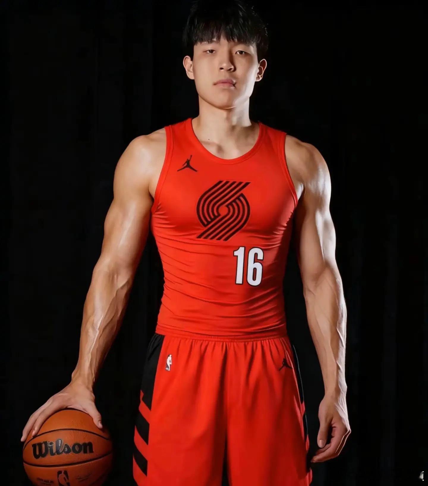 理性讨论，杨瀚森能练成这种身材不？ 