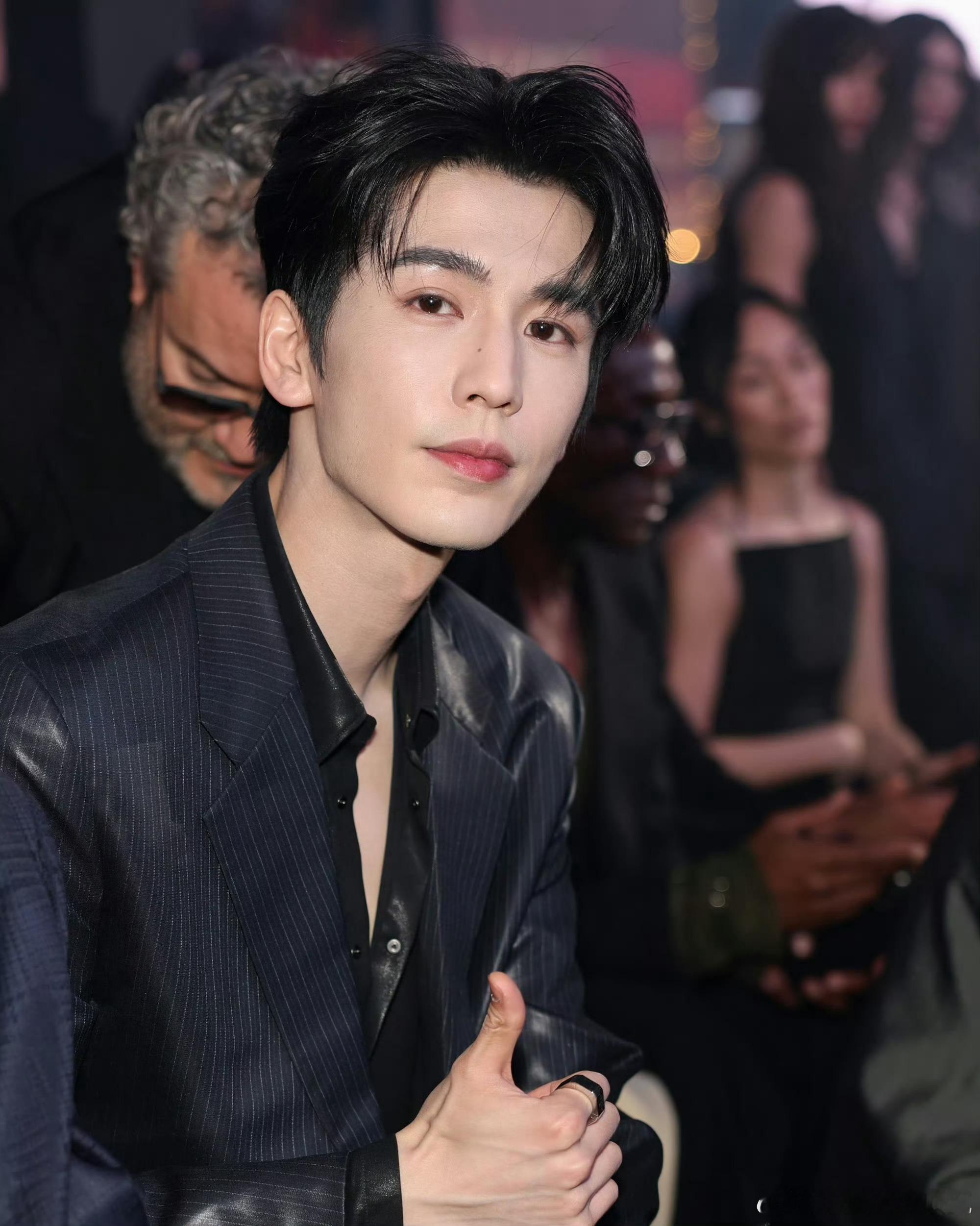Gucci大秀Gucci大秀张凌赫、玛丽亚凯莉、萌德、李英爱同框坐第一排看秀，颜