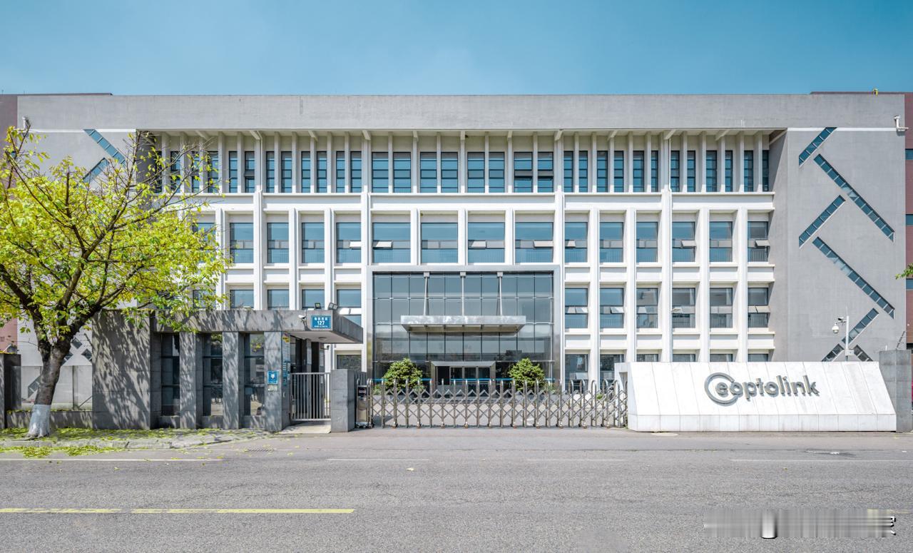 首家4000亿元上市公司诞生，仅次五粮液！成都不仅引进来，也要加快走出去上市！“