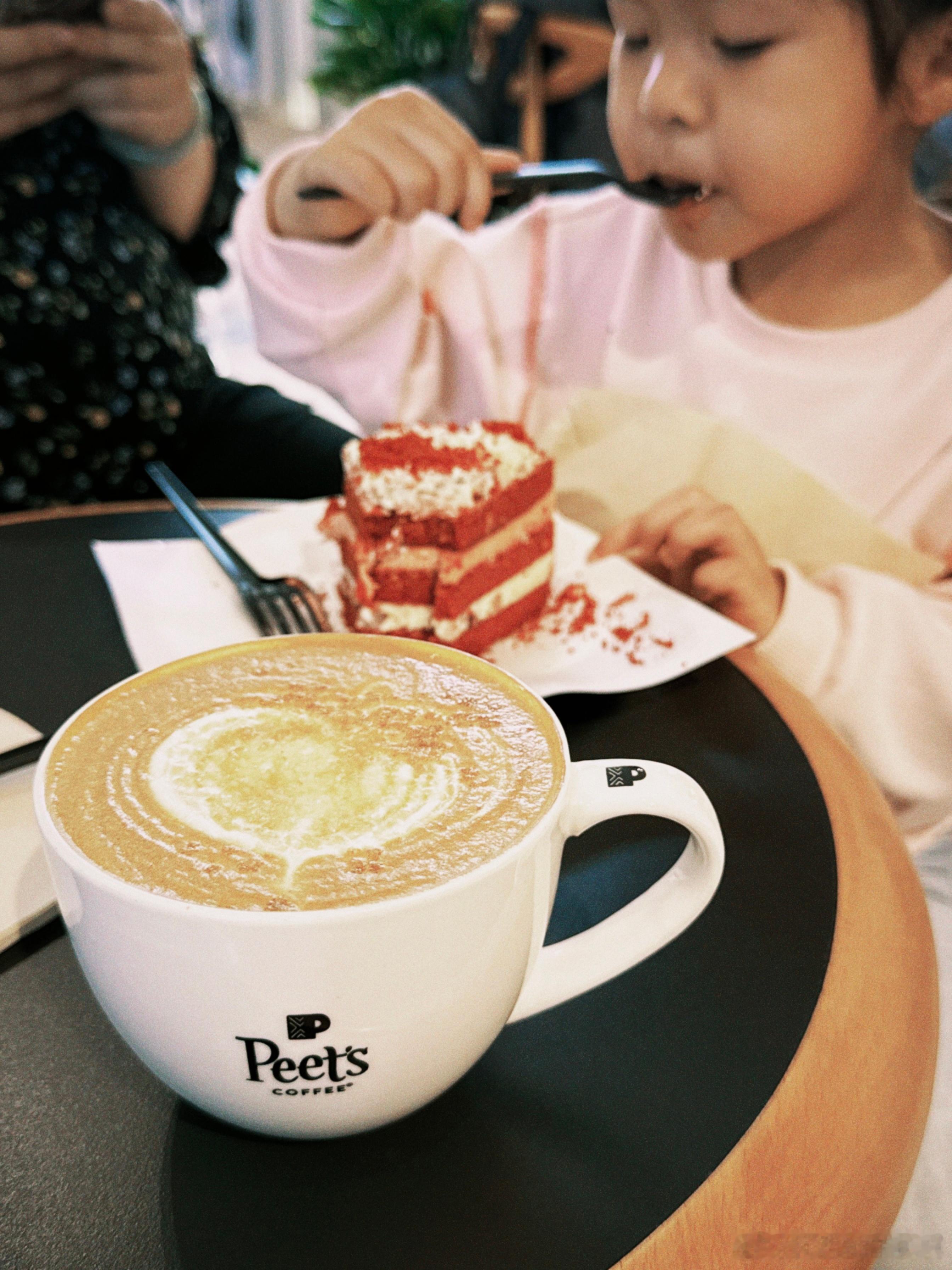 第一次喝上Peets咖啡没想到店里Top1竟然是芝士分子拿铁感觉是拿铁里放了一些