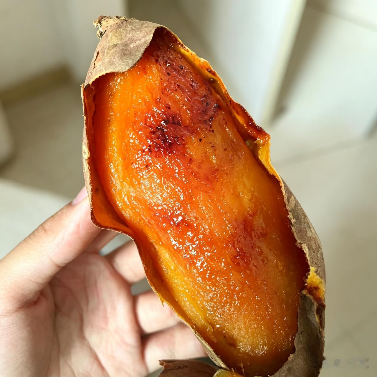 多年以后猛然回头才发现，
当年你奔着幸福去的那场婚姻，
是奔着找一个依靠，
想找