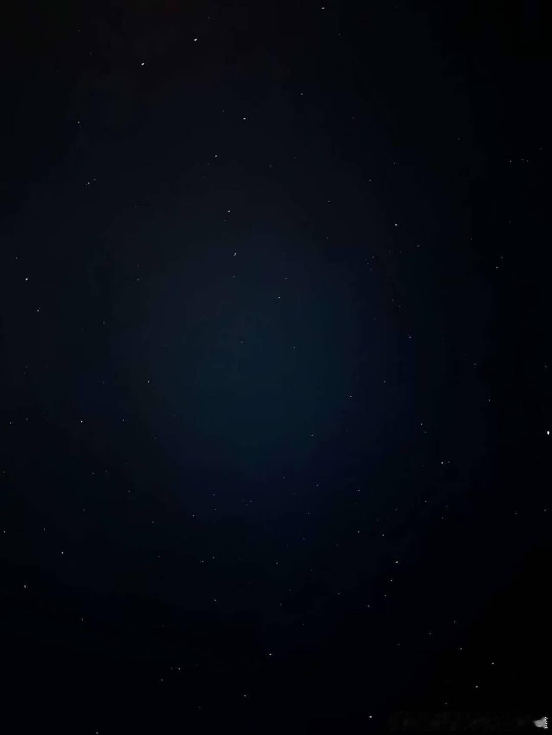 丁程鑫下雨之前拍的星空丁程鑫晒下雨之前拍的星空  哦莫哦莫是好看的星空捏～ 