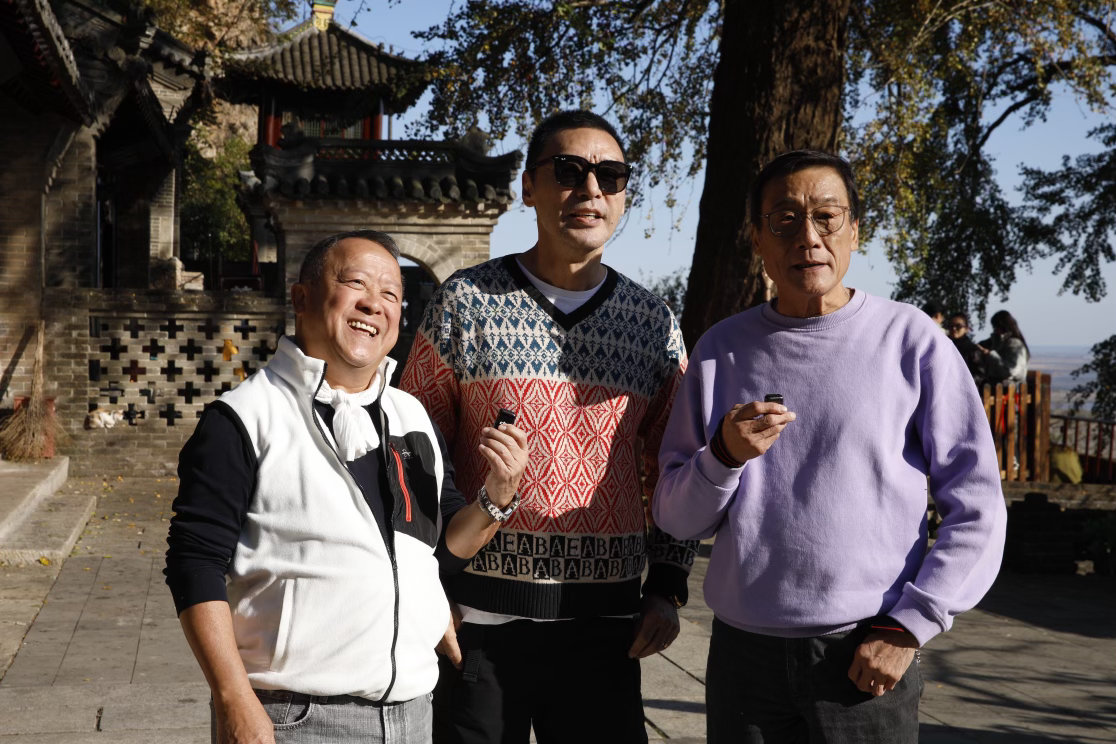 梁家辉来过大孤山祈福， 转身就凭《捕风追影》再拿影帝。 你说巧不巧？有 些福气不