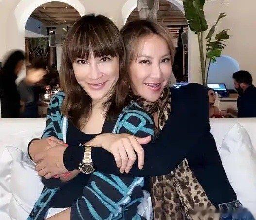 #李玟二姐称近一周发现李玟不对劲#李玟离世之前，就有了预兆据李玟的姐姐李思琳透露