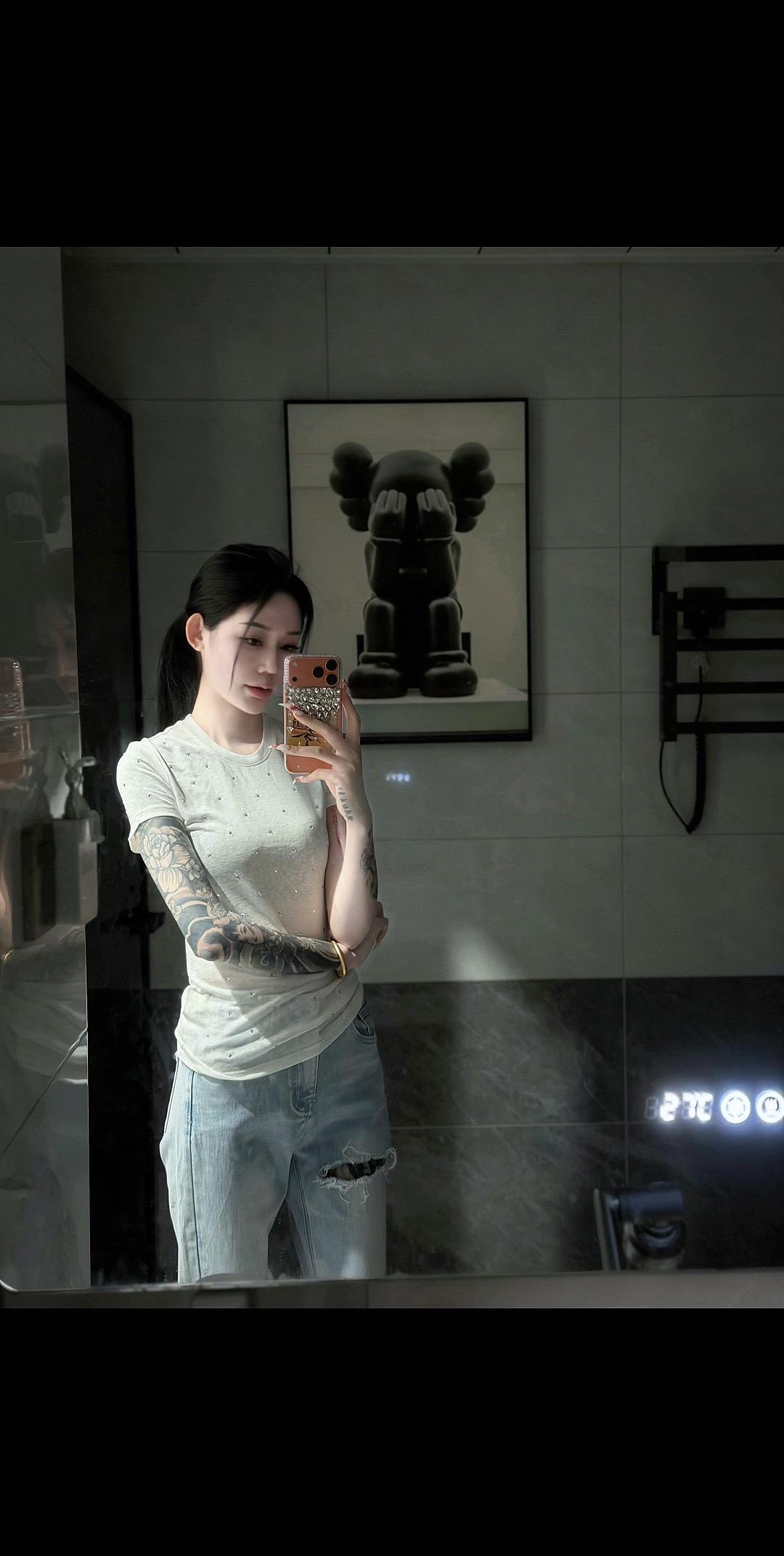 女人啊就该自知美丽