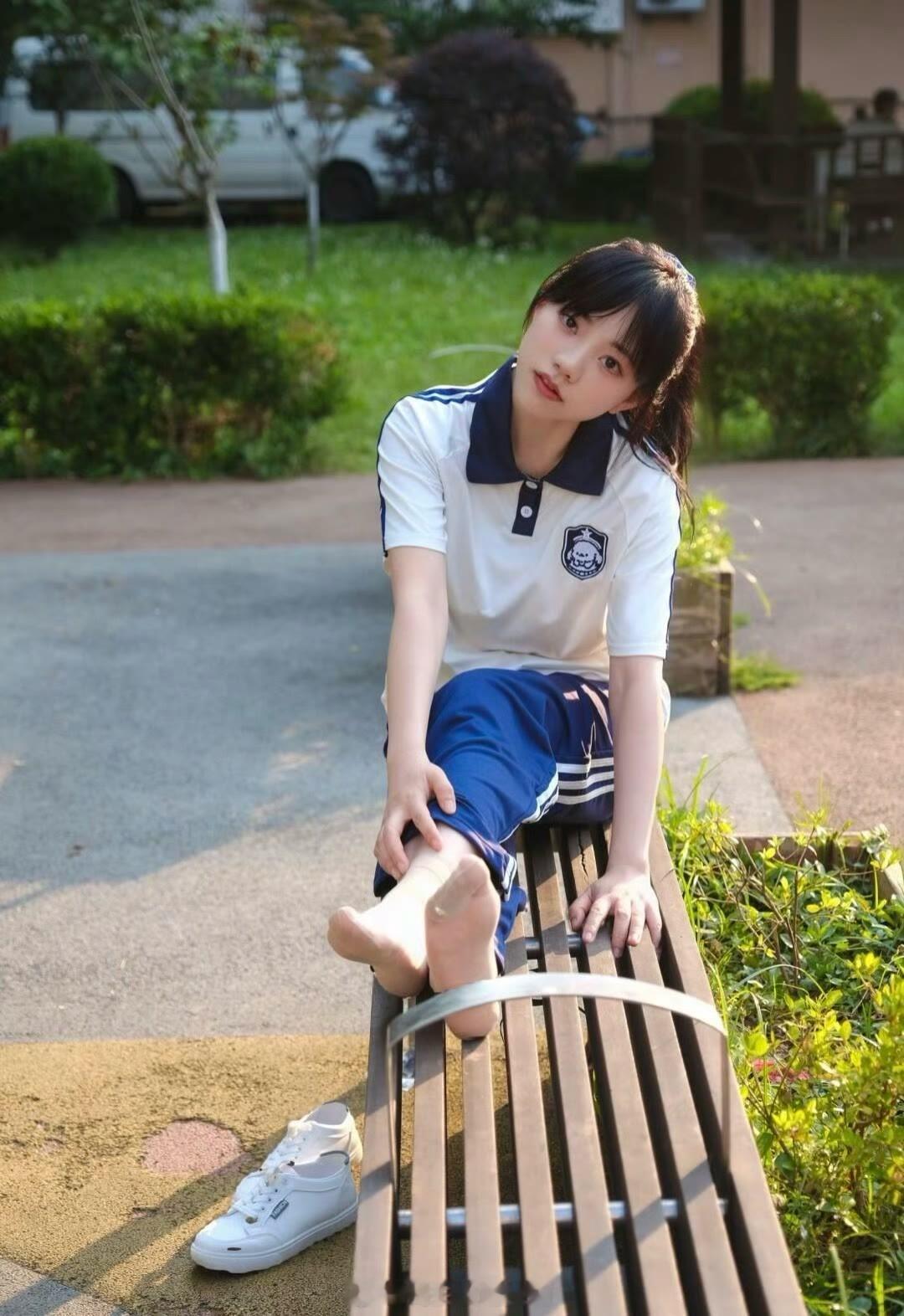 阳光、校服 ​​​