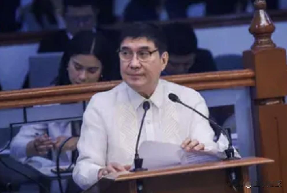 菲律宾参议员拉菲·图尔福提议，将不符合资质的承包商列入"公私营合作校舍建设项目"