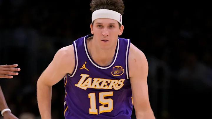 雷迪克表示，里夫斯的伤病恢复情况良好，将在球队8连客之旅期间复出！里夫斯圣诞大战