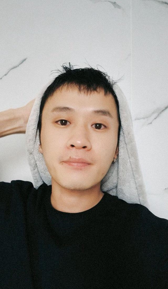 笑到打鸣！这出发图怕不是从“王勉抽象行为大赏”里随机抽取的？连拍照都要带点小品节