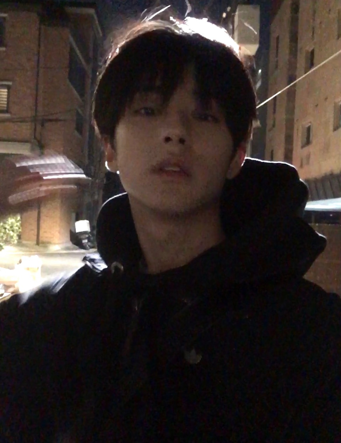 好久不见 你咋还是这么帅 