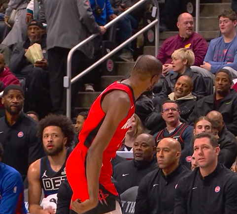 ▲笑什么笑，沃顿你这条野狗休斯顿火箭