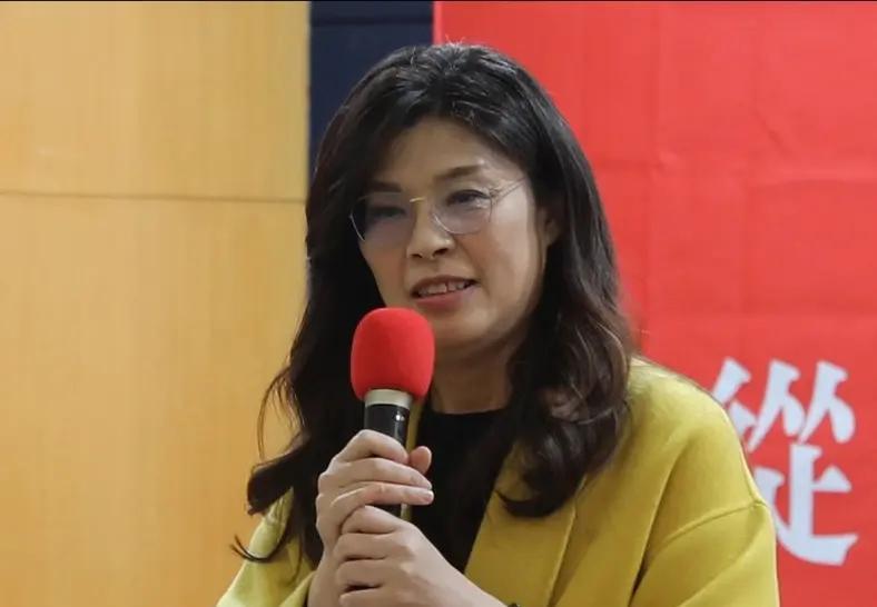 民进党恐吓郑丽文访陆或判5年挨批，说实话，郑丽文能够受到大陆邀请访问，对于郑丽文