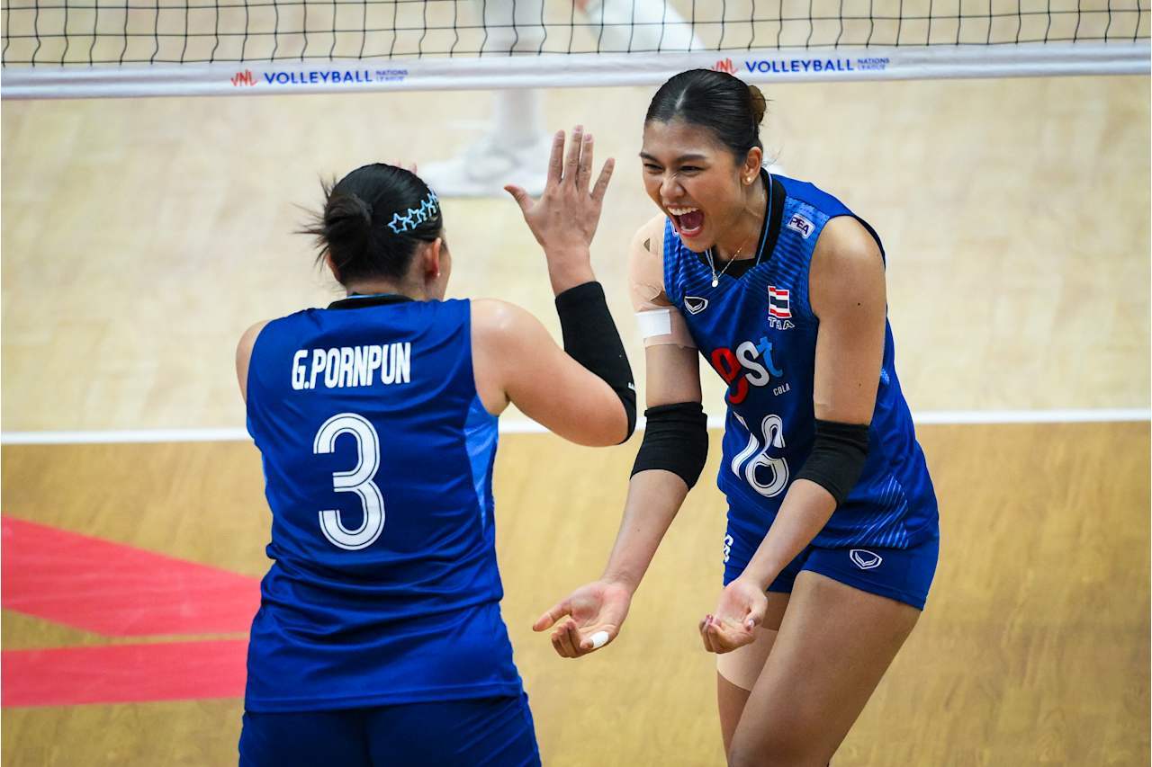 泰国🇹🇭女排第二局22-25，前两局蛮可惜的，就是差那么一口气，前两局泰国队
