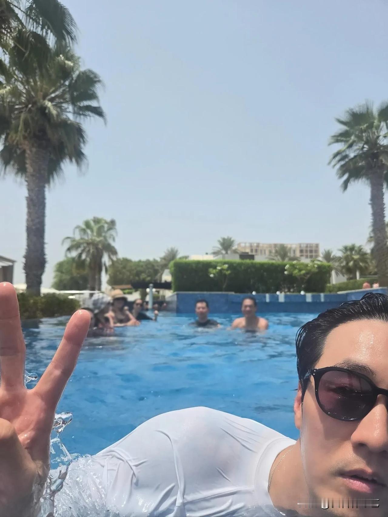 21日，演员苏志燮在自己的Instagram上上传了多张照片。公开的照片中，苏志