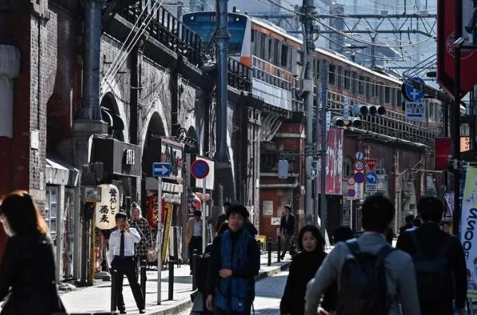 中国人入籍日本连续两年第一！2025年3533人获批，背后原因很现实。

日本法