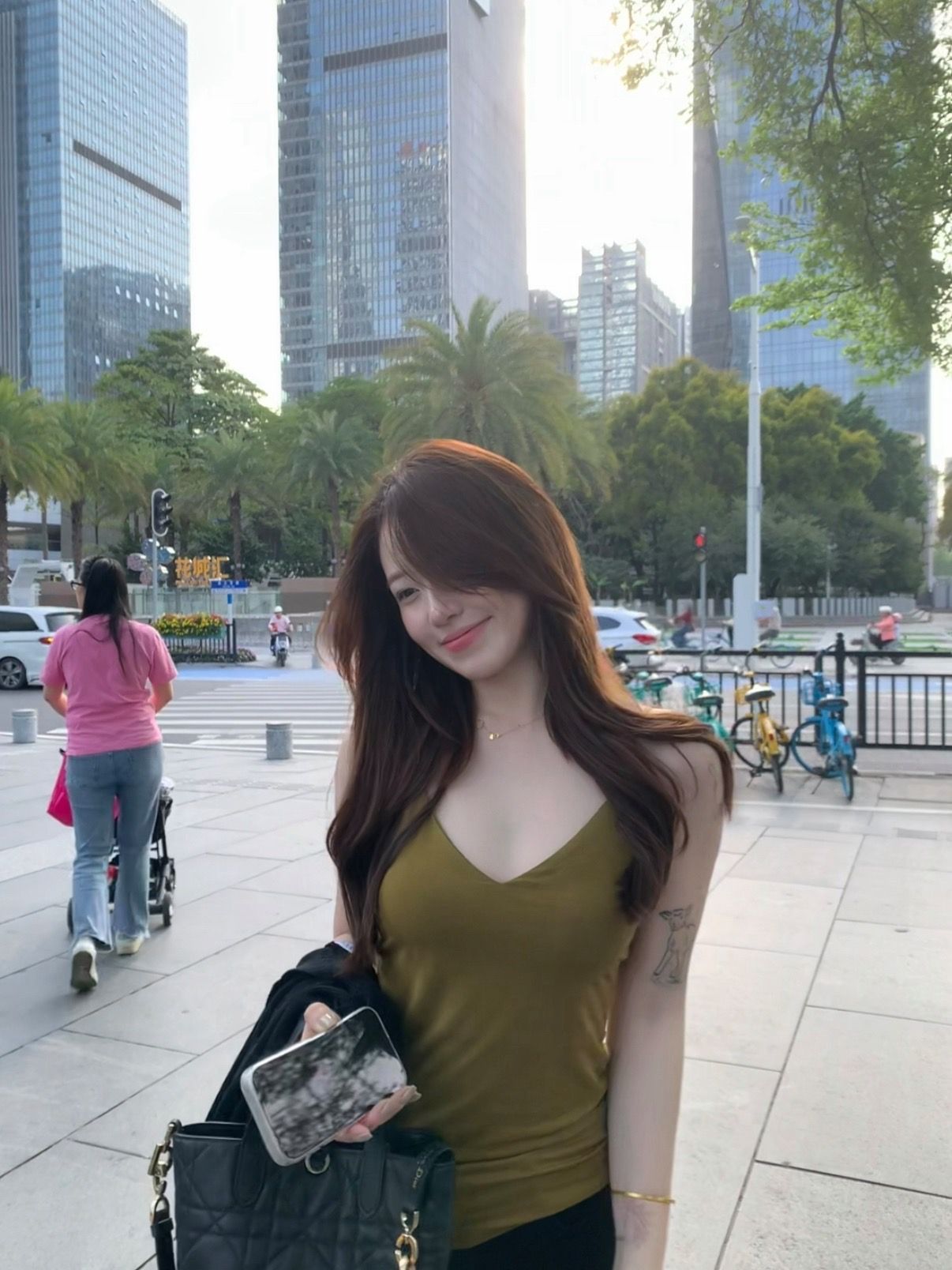 一组绿色穿搭韩系绿色 