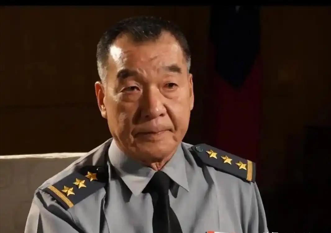 “你要打多久我就陪多久！只要大陆战机敢越线，台军就开第一枪击落。”这句话曾从邱国