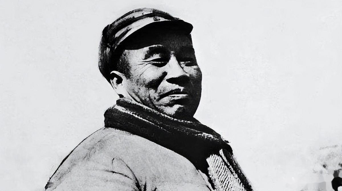 蒋介石曾经这样评价朱德：”他最大的本事 就是让人看不出本事。”
说起朱德，很多人