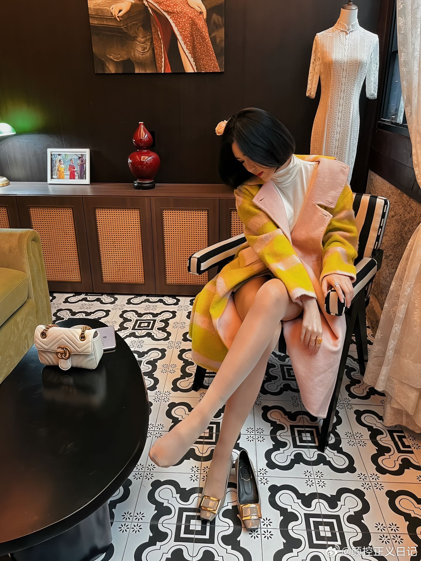 高跟美女图黄色美女绘梦长廊