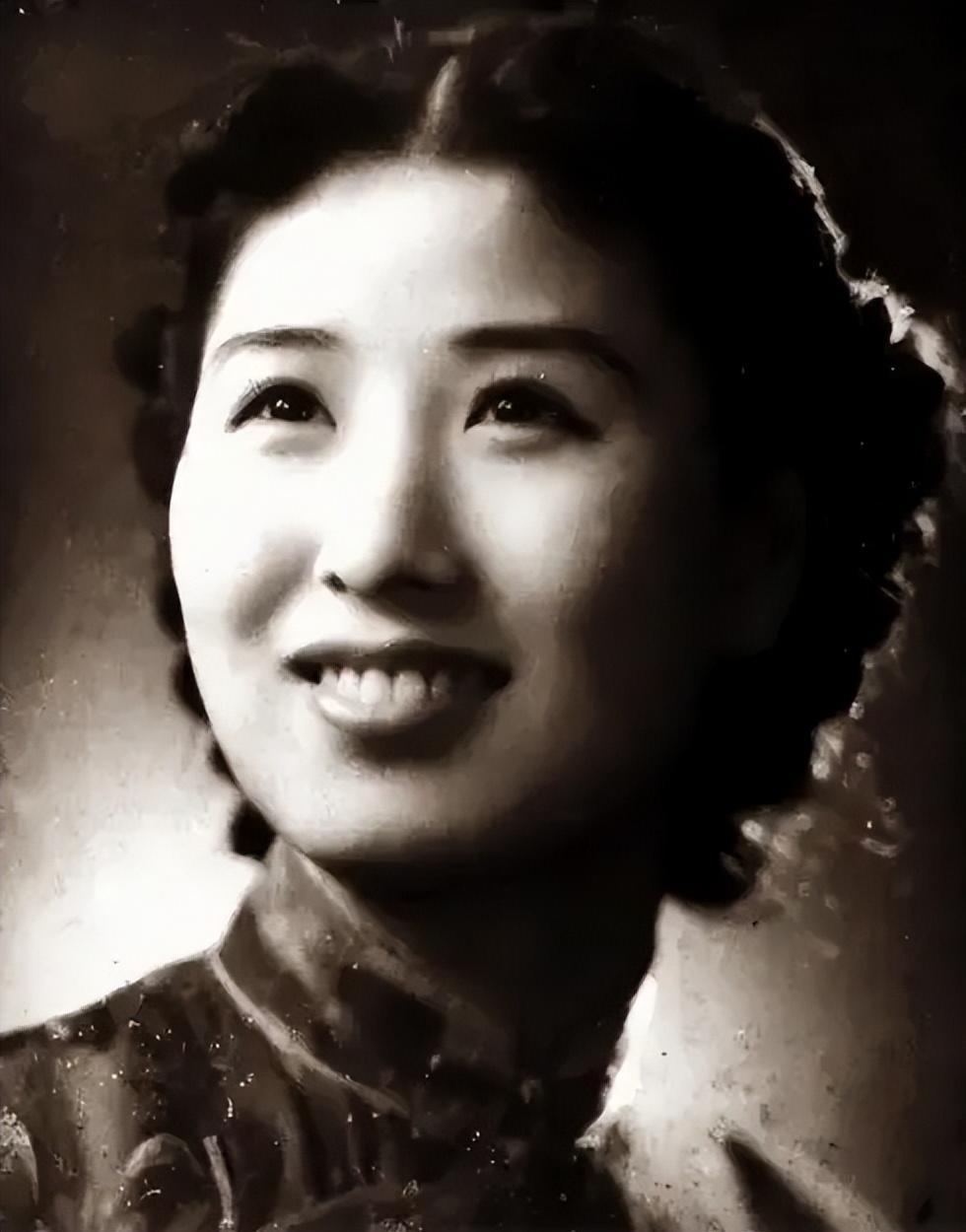 “如此漂亮的女人，就这么杀掉实在太可惜！”1940年深夜，郑苹如被押到小树林执行