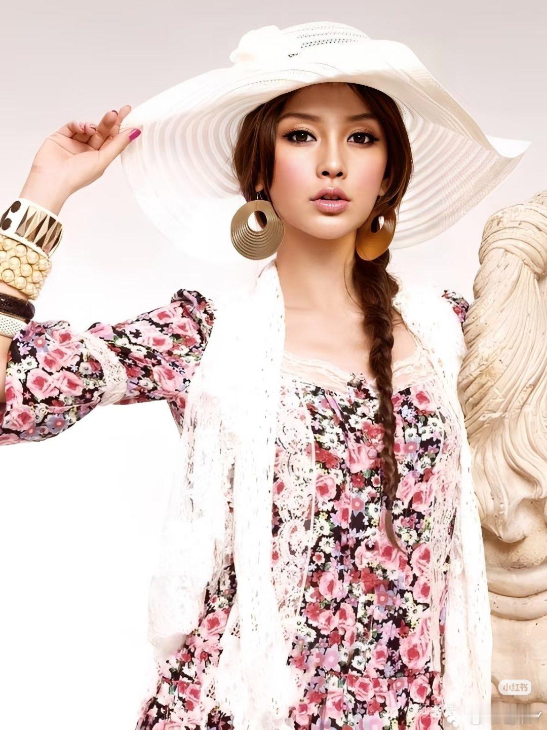 angelababy ab杨颖 “在遥远的追梦途中 你成为了我的光” 