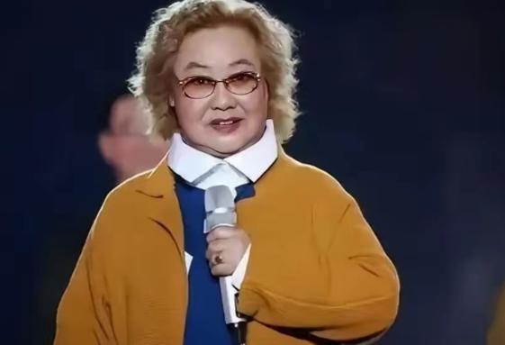 知道郭兰英退休金多少吗？说出来你可能不信，但真正震撼你的，是她拿着这笔钱干了什么