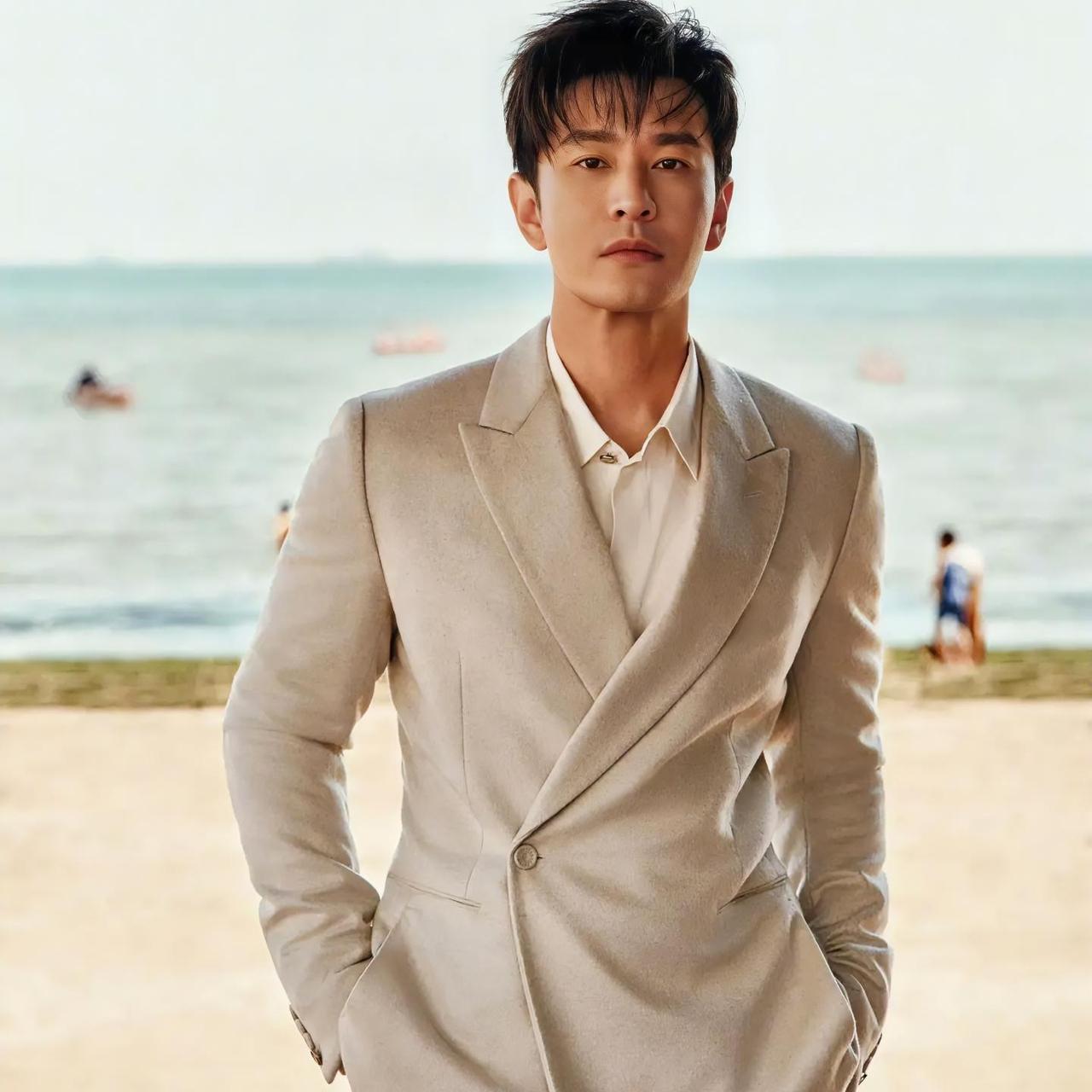 黄晓明可能已经意识到了，
以后他不会再拍戏了，
原因很简单，

虽然他拿了影帝，