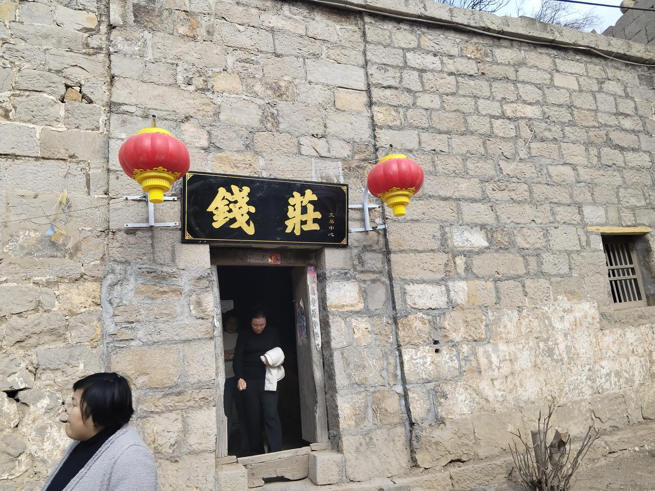 父母全款给儿子买的婚房，小两口结婚没多久，公婆直接拎包入住，说这是我买的房子，我