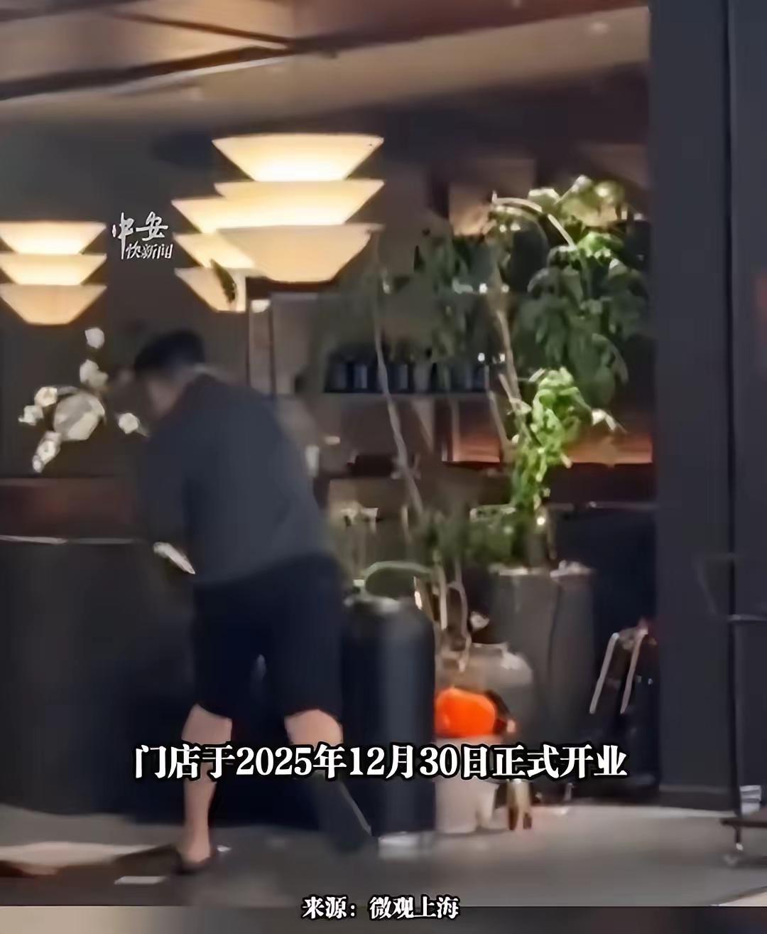 400 万血本无归还要被“白嫖”？浙江老板怒砸餐厅：宁毁不送，绝不惯着黑心商场！