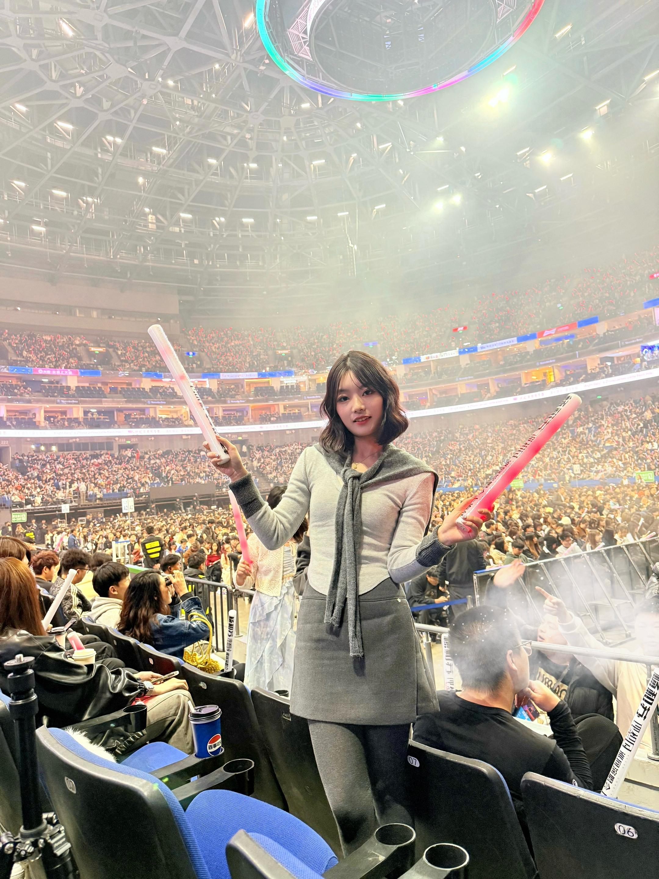 那天我骗你的 我出国了 去的是杨和苏的理想国